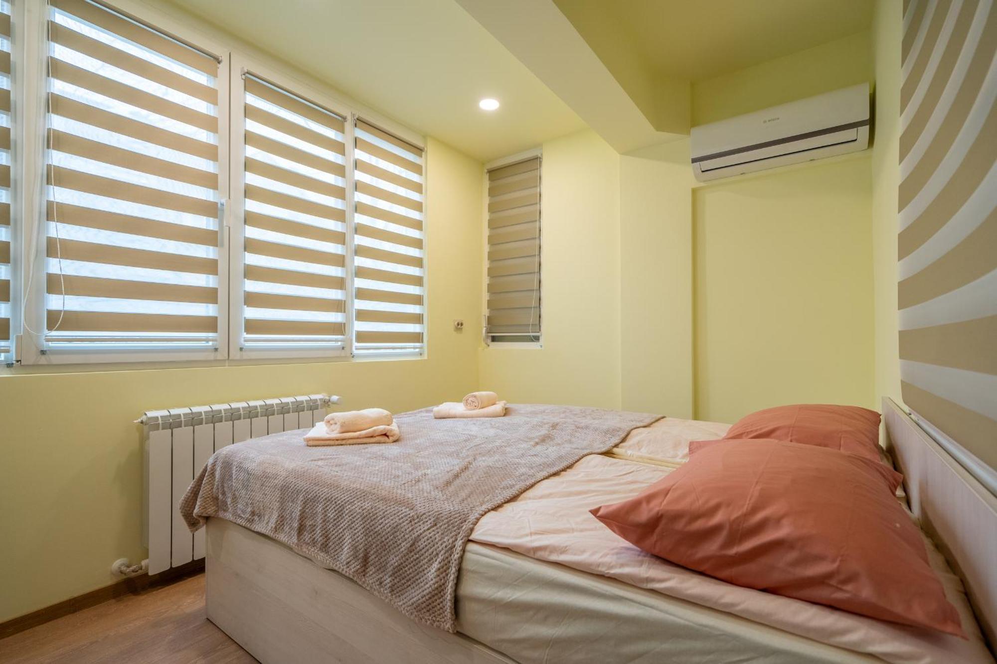 Top Location Central New & Spacious 3 Bdr Apt Medical Academy Sofía Exterior foto