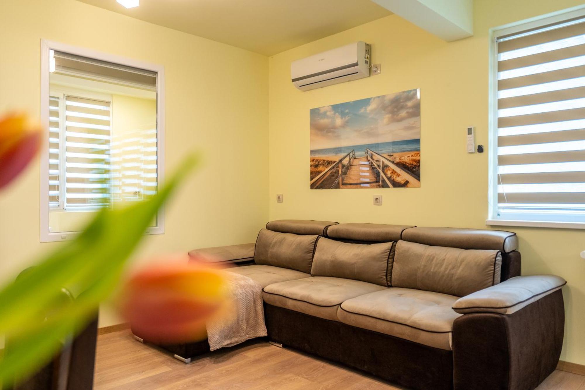 Top Location Central New & Spacious 3 Bdr Apt Medical Academy Sofía Exterior foto