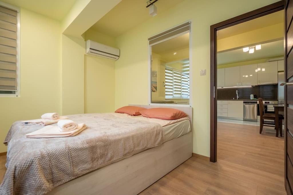 Top Location Central New & Spacious 3 Bdr Apt Medical Academy Sofía Exterior foto