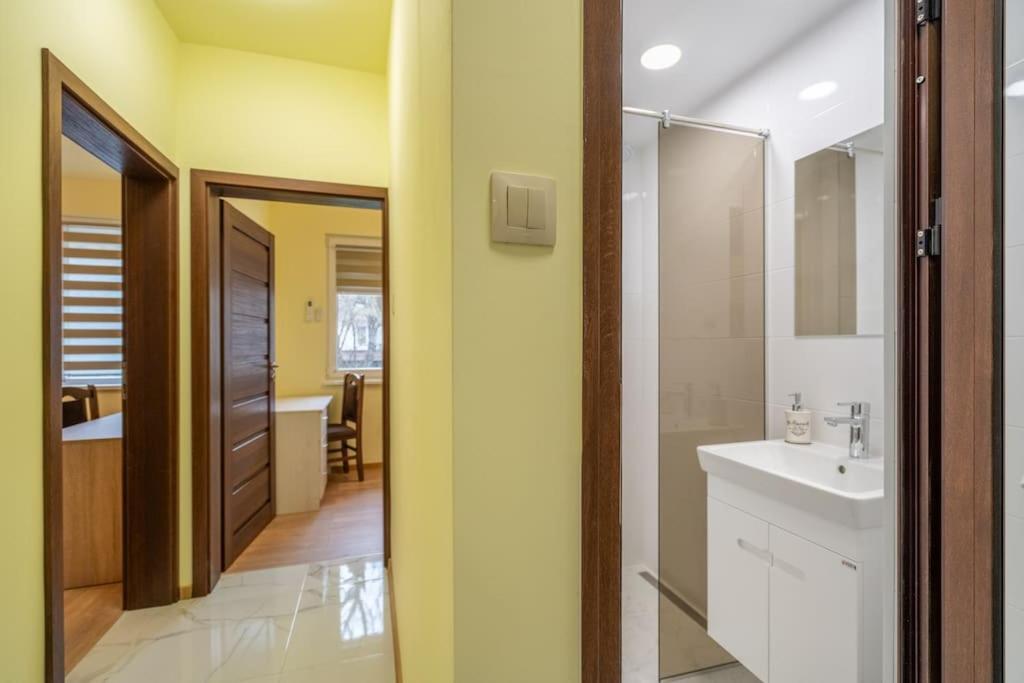 Top Location Central New & Spacious 3 Bdr Apt Medical Academy Sofía Exterior foto
